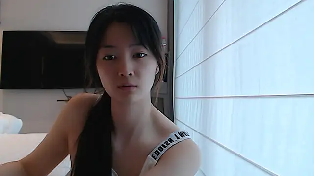 Snapshot of Mimi-cnbaby chatting on 05.15.26 Mimi-cnbaby online show from 05.15.26