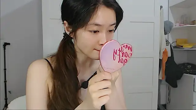 Snapshot of Mimi-cnbaby chatting on 05.23.26 Mimi-cnbaby online show from 05.23.26