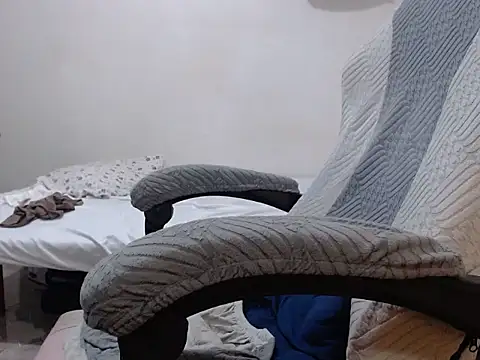 Snapshot of Mistress_Bigcockts chatting on 06.18.26 Mistress Bigcockts online show from 06.18.26