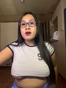 Snapshot of patty_meowk chatting on 12.18.25 patty meowk online show from 12.18.25