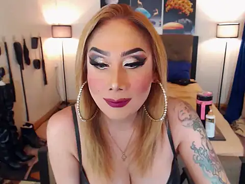 Allysonevanns online show from 11.21.25