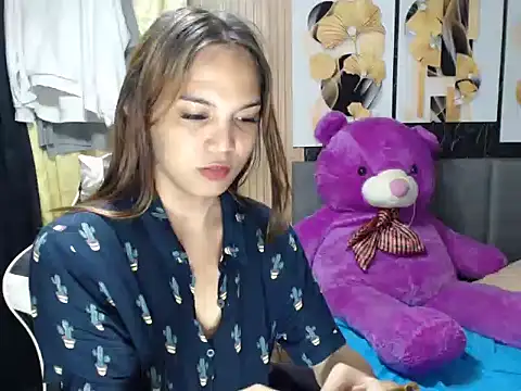 Snapshot of Raffa_ella69 chatting on 10.30.25 Raffa ella69 online show from 10.30.25