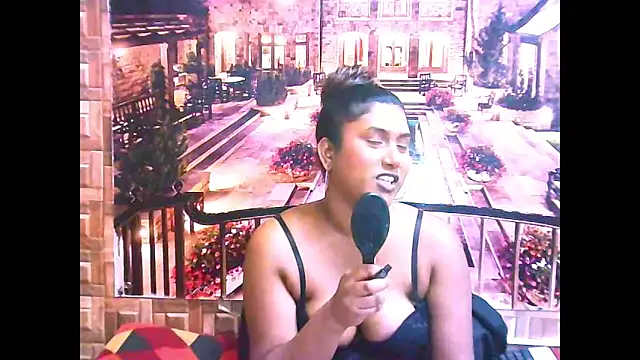 Snapshot of IndianChocolatepie4u chatting on 10.17.25 IndianChocolatepie4u online show from 10.17.25