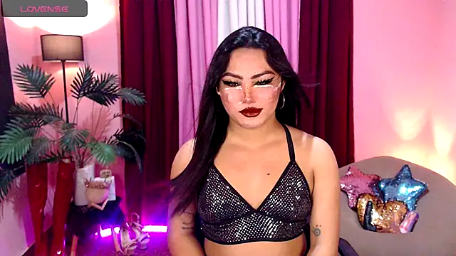 Snapshot of Unique_Maya chatting on 10.17.25 Unique Maya online show from 10.17.25