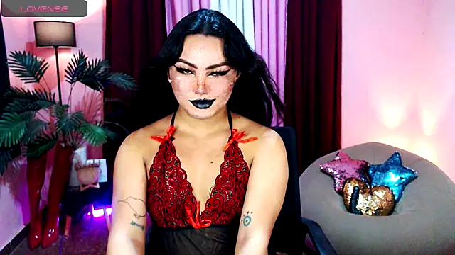 Snapshot of Unique_Maya chatting on 10.21.25 Unique Maya online show from 10.21.25