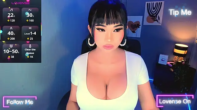 TriciaCumLoader online show from 10.24.25