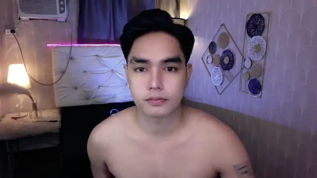 Snapshot of JakeXolsen chatting on 10.30.25 JakeXolsen online show from 10.30.25