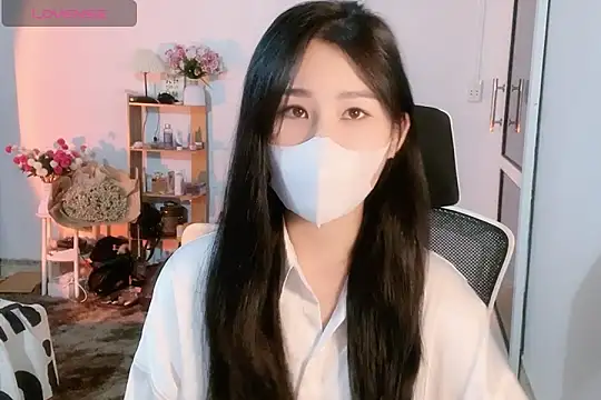 Snapshot of ___Daisy___ chatting on 10.11.25    Daisy    online show from 10.11.25
