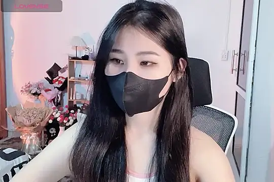 Snapshot of ___Daisy___ chatting on 10.21.25    Daisy    online show from 10.21.25