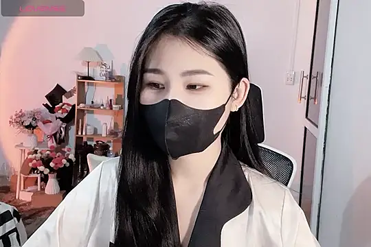 Snapshot of ___Daisy___ chatting on 10.22.25    Daisy    online show from 10.22.25