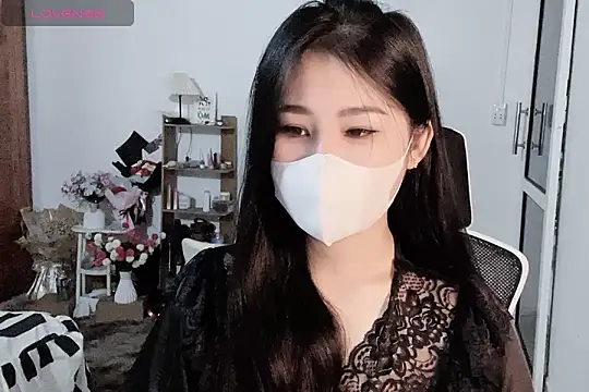 Snapshot of ___Daisy___ chatting on 10.23.25    Daisy    online show from 10.23.25