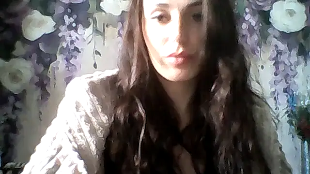 Qinini online show from 11.21.25