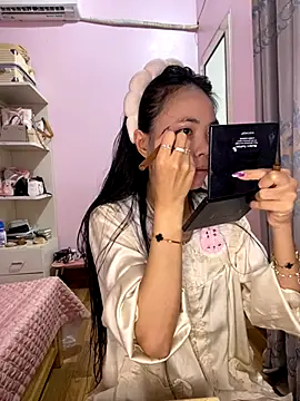 Snapshot of Dau-Tayy chatting on 09.30.25 Dau-Tayy online show from 09.30.25