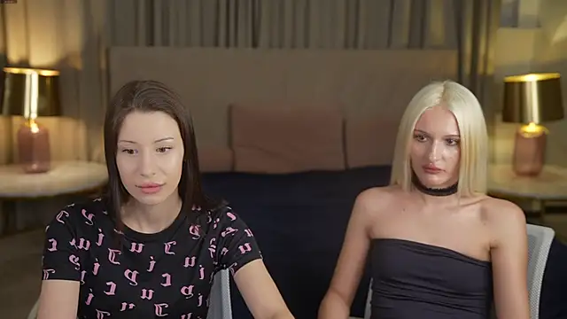 Selena Glow online show from 09.16.25