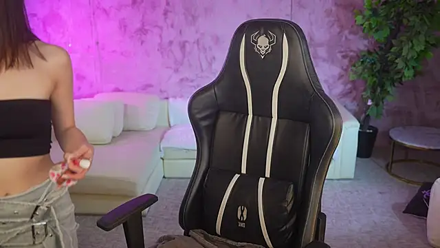 Selena Glow online show from 10.05.25