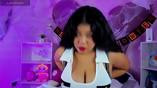 Amanda Moore online show from 10.30.25