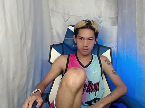 Snapshot of riks_tyler chatting on 02.10.26 riks tyler online show from 02.10.26