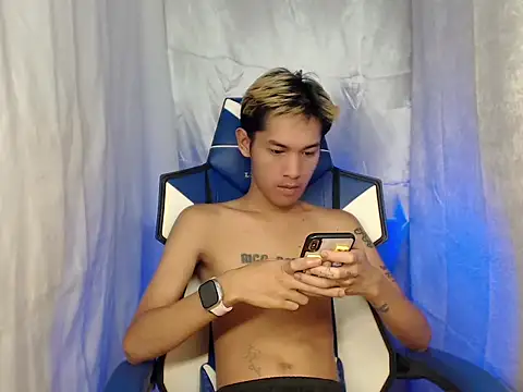 Snapshot of riks_tyler chatting on 02.15.26 riks tyler online show from 02.15.26