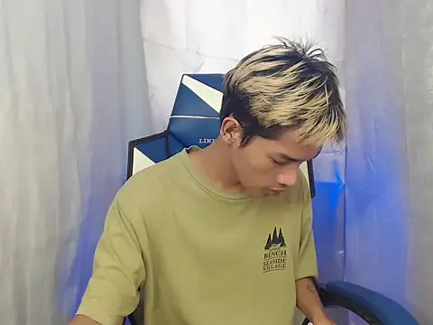 Snapshot of riks_tyler chatting on 02.16.26 riks tyler online show from 02.16.26