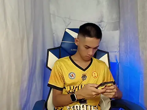 Snapshot of riks_tyler chatting on 02.17.26 riks tyler online show from 02.17.26