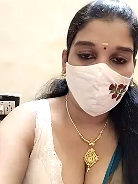 Snapshot of amelia-rani chatting on 09.27.25 amelia-rani online show from 09.27.25