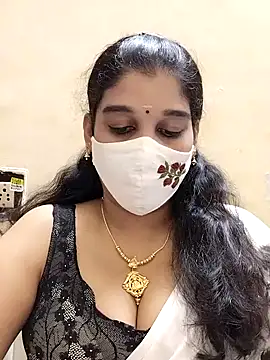 Snapshot of amelia-rani chatting on 10.14.25 amelia-rani online show from 10.14.25