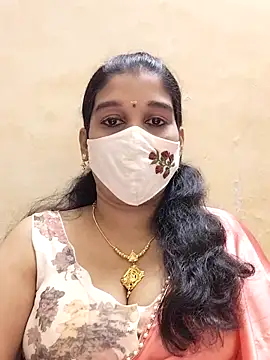 Snapshot of amelia-rani chatting on 10.25.25 amelia-rani online show from 10.25.25