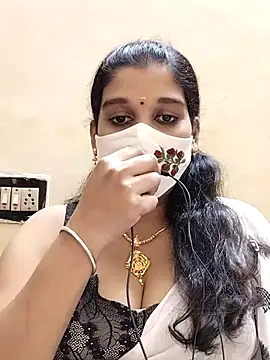 Snapshot of amelia-rani chatting on 10.27.25 amelia-rani online show from 10.27.25