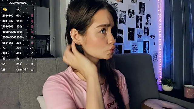 lovelyalivia online show from 12.05.25