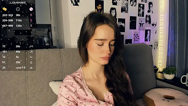 lovelyalivia online show from 12.16.25