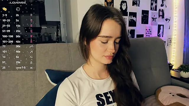 lovelyalivia online show from 12.17.25