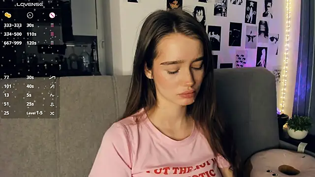 lovelyalivia online show from 12.21.25