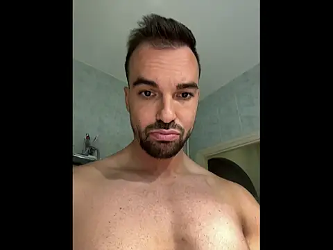 Snapshot of trylee chatting on 11.04.25 trylee online show from 11.04.25