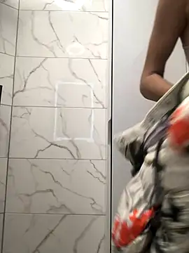 Snapshot of sweetchery999999 chatting on 10.29.25 sweetchery999999 online show from 10.29.25