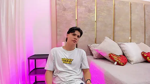 BenitoSaenz online show from 09.26.25