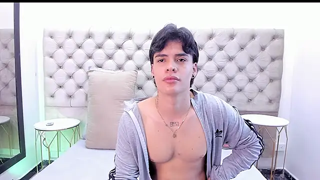 BenitoSaenz online show from 11.17.25