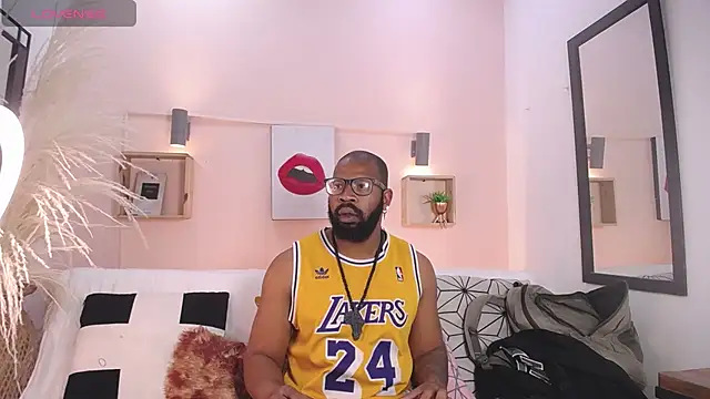 Snapshot of King_Malik chatting on 09.14.25 King Malik online show from 09.14.25