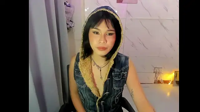 Its Ashleigh online show from 06.07.26