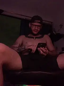 Snapshot of francoolatino chatting on 10.01.25 francoolatino online show from 10.01.25