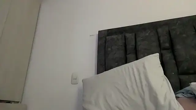 Snapshot of Sophia_copper chatting on 10.18.25 Sophia copper online show from 10.18.25