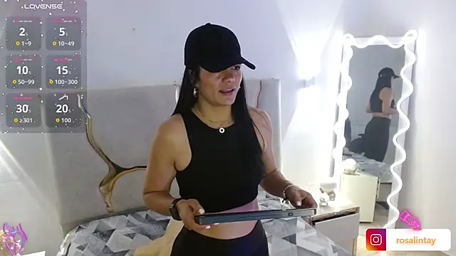 Snapshot of Rosalind_tay chatting on 10.19.25 Rosalind tay online show from 10.19.25