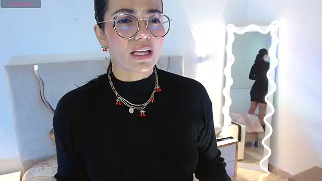 Rosalind tay online show from 12.04.25