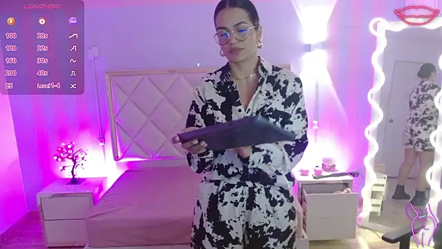 Rosalind tay online show from 03.19.26