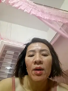 Snapshot of Hailey_babe chatting on 09.21.25 Hailey babe online show from 09.21.25