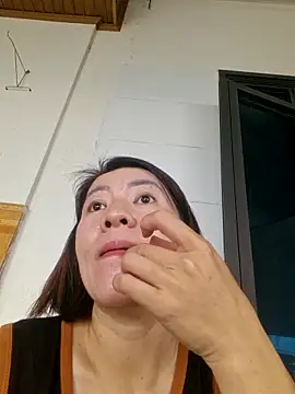 Snapshot of Hailey_babe chatting on 10.19.25 Hailey babe online show from 10.19.25