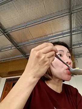 Snapshot of Hailey_babe chatting on 10.21.25 Hailey babe online show from 10.21.25