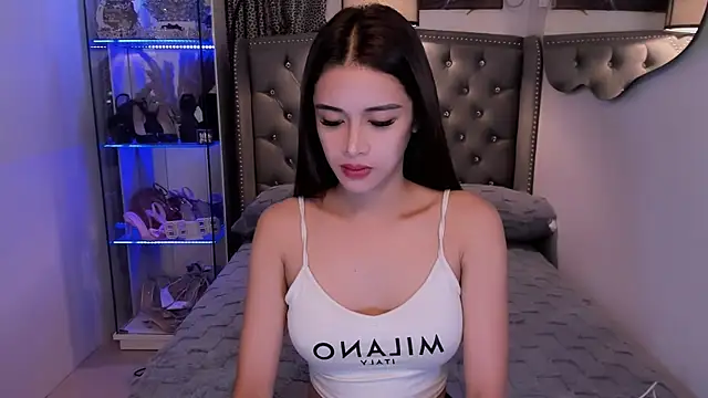 Lars empress online show from 10.02.25