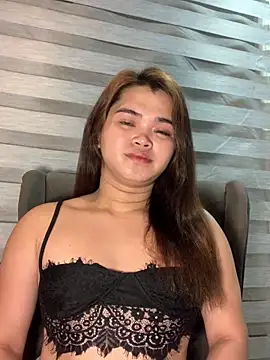 Snapshot of VictoriaL0ve chatting on 03.04.26 VictoriaL0ve online show from 03.04.26