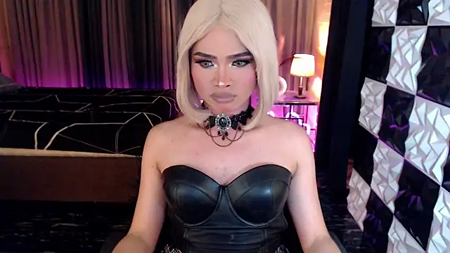 BigCockMaxineTS online show from 10.27.25