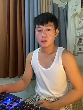 xshyboyx online show from 02.06.26